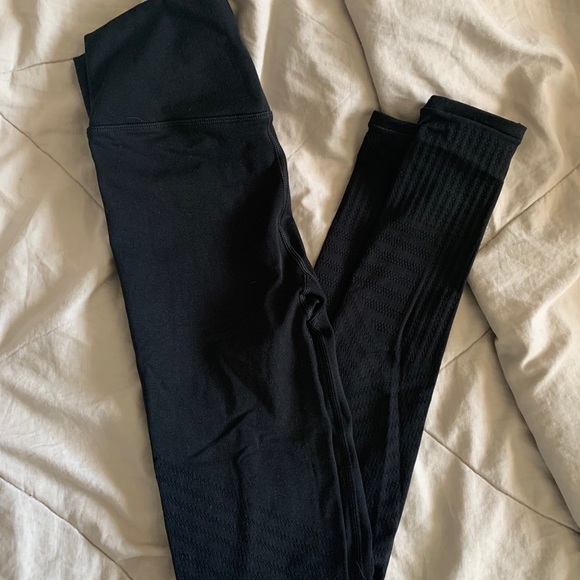 NWOT Lululemon Reveal Tight - Picture 3 of 4